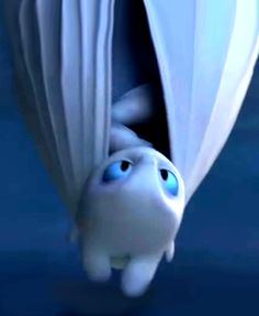 an animated character peeks out from behind a curtain with his eyes wide open in the movie how to train your dragon