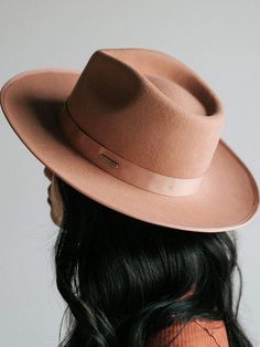 This women's rancher hat has a brim and crown trimmed with tonal grosgrain ribbon and a slightly curled up brim. As far as women's western hats go, the Monroe in dusty pink¬†is definitely one of our most popular styles. The Monroe has a 3.5" (7.5cm) brim + 4.5" (11.5cm) crown and is made of 100% Australian wool. This style is available in sizes 55 XS, 57 S/M, 59 M/L, 61 XL and features an adjustable inner band. Note: This style tends to run slightly big. Womens Western Hats, Women Fedora, Gigi Pip, Rancher Hat, Floppy Sun Hats, Fall Hats, Brown Hats, Classic Hats, Halo Style