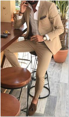 2024 Prom Trends Men, Men’s Gala Attire, Khaki Suit, Mens Casual Suits, Tan Suit, Estilo Fitness