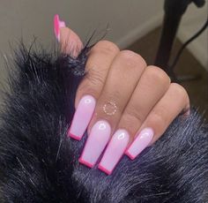 Nails Square Medium Pink, Basic Medium Acrylic Nails, Pink Bottom Acrylic Nails, Medium Acrylic Nails Pink, White Nails With Pink Tips, Pink Medium Square Nails, Medium Square Acrylic Nails Pink, Medium Pink French Tip Nails, Pink Nails On Black Women