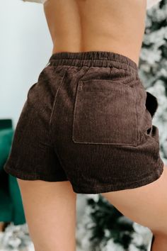 Brown Corduroy Bottoms With Side Pockets, Brown Cotton Shorts For Fall, Brown Shorts With Pockets For Fall, Brown High Waist Corduroy Shorts, High Waist Brown Corduroy Shorts, Brown High-waisted Corduroy Shorts, Brown Corduroy Shorts With Pockets, Relaxed Fit Corduroy Shorts With Pockets, Short Length Corduroy Bottoms