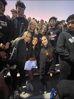 #school #football Manifesting Friends, Hoodie Outfit Casual, Spirit Days, Senior Szn, Bestie Pics, Up Theme, High School Life, Football Themes, Sophomore Year