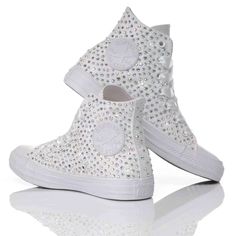 Converse All Star Swarovski Aurora, white monochrome high top model shoe on which Swarovski crystals of this particular shade are meticulously applied by hand, reflecting the light to create the atmosphere of an aurora borealis. This women's trainer will also be perfect to wear on your special day and any other day when you want to feel like shining. Converse All Star Swarovski Aurora will come with white satin laces and white originals. For added comfort, we propose our heel lift insole, w Swarovski Shoes, Chloe Purses, Cute Stars, Saint Laurent Shoes, Sneaker Wedge, Converse All Star, White Satin, Custom Shoes, Wedge Sneaker