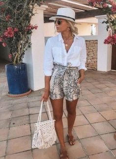 Stylish Lifestyle, Beach Outfits, Fashion Jeans, Street Style Summer, Inspired Outfits, Outfits Casual, Fashion 2020, Casual Summer Outfits, Mode Inspiration