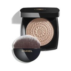 Perfume Chanel, Cupids Bow, Chanel Makeup, Bold Makeup, Latest Makeup, Shopping Chanel, Luxury Makeup