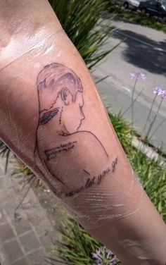 tatuagem do justin bieber Justin Bieber Tattoos Ideas, Bieber Tattoos, Women's Tattoo, Tattoos Ideas, Pop Music, Arm Tattoo, Justin Bieber, How To Look Pretty