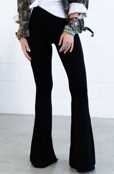 Cher Solid Raw Edge Flare Pant - Black  - Three Bird Nest Black Bell Bottoms Outfit Western, Velvet Bell Bottoms Outfit, Classy Rocker Chic Style, Modern Hippie Fashion, Black Bell Bottoms, Bell Bottoms Outfit, Hippie Chic Fashion, Three Bird Nest, Modern Hippie