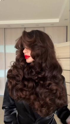 Large Wavy Hair, Long Wavy Hair For Wedding, Big Southern Curls, Volumous Curly Hair, Big Curly Blowout, Big Loose Curls For Long Hair, Big Bouncy Curls Long Hair, Brown Hair On Black Women, Extra Long Hairstyles