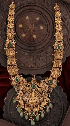 New Long Haram Gold Jewellery Designs, Haram Antique Gold, Long Chain And Necklace Set Gold, Gold Long Necklace Set Bridal, Jewelry Design Long Haram, Temple Collection Jewellery, Antique Gold Long Haram Designs, Temple Haram Jewellery Designs, Temple Jewellery Haram Gold