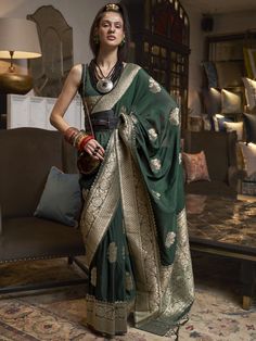 Green Festival Wear Saree Golden Sarees, Golden Saree, Georgette Material, Dark Green Color, Green Saree, Buy Sarees Online, Wear Saree, Georgette Saree, Blouse Material