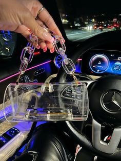 New 2023 clear acrylic handbag style can be worn as a crossbody or or with handle perfect for everyday, date nights, amusement parks, stadiums etc. Heart Clutch, Faux Fur Handbag, Fur Handbags, Denim Handbags, Parc D'attraction, New 2023, Amusement Parks, Date Nights, Lovers And Friends