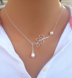 BOO SALE Pearl and Branch necklace in Sterling Silver. Kalung Choker, Lariat Style Necklace, Branch Necklace, A Necklace, Earrings Stud, Pearl Pendant Necklace, Leaf Necklace, Leaf Pendant, Short Necklace