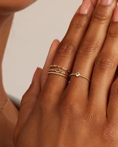 This sophisticated chain style 14k Gold Venice Ring is crafted from solid gold for a classic look. The subtle yet stunning gold detailing on this ring adds an extra touch of cool to any outfit. A versatile piece that is perfect for stacking or wearing alone. Venice Ring in 14k Solid Gold, Women's Size 5 by gorjana Single Gold Ring, Dainty Ring Aesthetic, Vintage Rings Simple, Gold Rings Real, Simple Gold Ring Stack, Good Jewelry Brands, How To Wear Rings Ideas, Jewelry That Doesnt Tarnish, Gold Delicate Rings