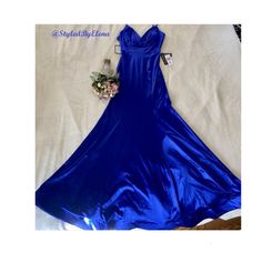 Macy's Teaze Me Dress Satin Royal Blue New With Original Tags Style Type: Sheath Built-In Bra Pads Sleeveless Hidden Back Zip 95% Polyester 5% Spandex Style # P327096 Size 18 Bust: 42 Waist: 36-38 (With Spanx On) Hip: 50 Length: 58 Retail Price $ 139 Plus Tax Royal Blue Satin V-neck Dress, Blue Sleeveless Maxi Dress For Prom, Royal Blue Spaghetti Strap Prom Dress, Royal Blue Sleeveless Satin Dress, Spring Homecoming Satin Maxi Dress, Blue Maxi Dress For Prom Season, Spring Satin Maxi Dress For Homecoming, Blue Maxi Dress For Summer Homecoming, Summer Blue Maxi Dress For Homecoming