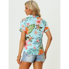 A great shirt to be paired with shorts or jeans. Enjoy the summer with the help of the Hawaiian leaf-printed shirt. Lend a touch of charm to your new season wardrobe with this shirt. Whether on carnivals, festivals, vacations, on the beach, or even at a theme party, you will certainly receive many compliments. Suitable for wearing to the beach. Hawaiian Leaf, Floral Leaves, Vintage Beach, Beach Shirts, Vintage Shirt, Theme Party, Leaf Prints, Vintage Shirts, Printed Shorts