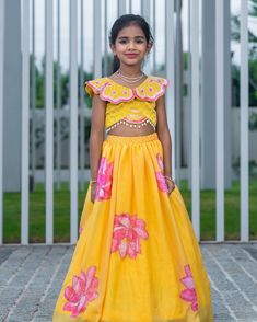 Traditional Frocks For Kids, Skirt And Crop Top Indian, Crop Top Indian, Cotton Frocks For Kids, Frocks For Kids, Kids Party Wear Dresses, Baby Birthday Dress, Skirt And Crop Top