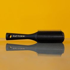 Brush For Curly Hair, Detangle Brush, Brush Pattern, Curl Mousse, Pattern Beauty, Light Curls, Shower Brush, Transitioning Hairstyles, Cleansing Shampoo