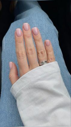 Nail Inspo Gel Short, Nude Manicure, Wow Nails, Nail Colors Winter, Summery Nails, Comfortable Clothes, Nails Manicure, Nail Studio