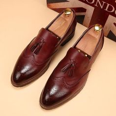 Handmade+Burgundy+Color+Leather+Wing+Tip+Brogue+Tussles+Loafer+For+Men's+    Upper+Material+Genuine+Leather+  Inner+Soft+Leather  Style+Wing+Tip+  Color+Burgundy+  Sole+Leather  Gender++Male  Heel+Leather    Manufacturing+Time+7+to+10+Business+Days    IMPORTANT+NOTE    Please+measure+your+foot+si... College Graduation Shoes, Graduation Shoes, Shoes Trending, Quality Leather Boots, Tassel Shoes, Custom Design Shoes, Burgundy Shoes, Handmade Leather Shoes, Tassel Loafers