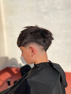 Latino Haircuts, Receding Hair, V Shaped Haircut, Haircut Curtain, Receding Hair Styles, Asian Man Haircut, Curly Hair Trends