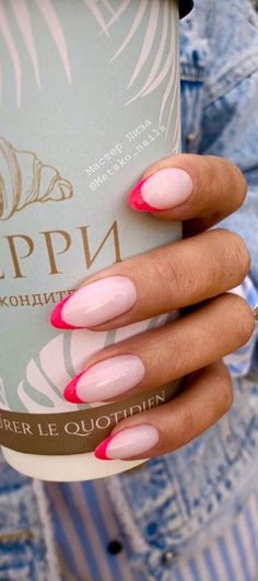 Classic Nails Summer, French Summer Style Nails, Almond Classic Nails, Nails French Ideas Almond, Pink And French Nails, Summer French Almond Nails, Summer French Manicure Ideas, Modern French Nails Almond, Modern French Manicure Almond Nails