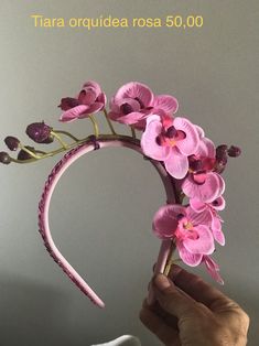 Tiara orquídea Costume Headbands Diy, Floral Headpiece Diy, Fairy Make-up, Tiara Floral, Pink Flower Headband, Flower Headdress, Races Fashion, Floral Headpiece