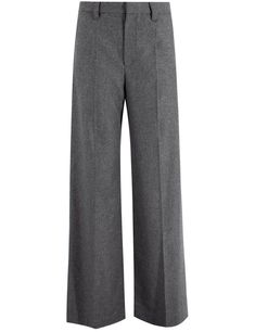 Trousers made of virgin wool and cashmere flannel, combining versatility, comfort and tailored femininity. The dart runs lightly along the entire length to emphasise the slim silhouette of the relaxed-fit model. Composition: 88% WV, 12% WS