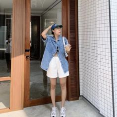 13 Ways To Style A Denim Shirt | Le Chic Street Denim Polo Outfit Women, Denim Oversized Shirt Outfit, Denim Polo Outfit, Denim Shirt Outfit Summer, Denim Blouse Outfits, Style A Denim Shirt, Denim Shirt Outfit Women, Short Sleeve Shirt Outfit, Jean Shirt Outfits