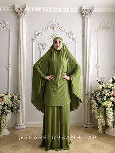 The original model of the traditional hijab - khimar, which is a single movement can become a niqab. You just need to lift hijab from his chin and closes face. Bright olive color is so elegant , it looks modesty and bright, elegant and stylish. This model burkas have a cuff that will make your hijab is not only very beautiful but also convenient for daily use. This handy headdress like those who do not yet know how to wind a scarf, busy mums and female students. It is simple and concise, suitabl Khimar Niqab, Islamic Clothing Abayas, Long Hijab, Muslim Wedding Dresses, Wedding Muslim, Dress Muslim, Moroccan Dress, Muslim Outfits, Muslim Dress