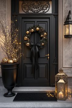 Elegant entryway with black gold and silver Christmas decor wreath lantern and black and gold Christmas party decor Black And Gold Christmas Aesthetic, Elegant Entryway Ideas Luxury, Black And Gold Christmas Party, Elegant Entryway Ideas, Black And Gold Christmas Decor, Gold Christmas Decor Ideas, Luxury Entryway, Gold Christmas Party, Christmas Entrance