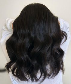 Dark Winter Hair Colors 2024 - 2025: 25 Trendy Ideas for Brunettes, Blondes & Balayage Highlights Black Hair With Lowlights, Light Black Hair, Trendy Balayage, Chocolate Brunette Hair, Dark Hair Color Ideas, Deep Black Hair, Dark Hair Color, Dark Brown Highlights, Winter Hair Colors