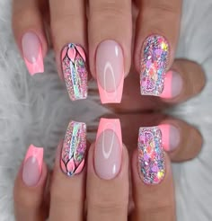 Pink Chrome Nails, Confetti Nails, Pink Glitter Nails, Fancy Nails Designs, Pretty Nail Art Designs, White Nail Designs, White Nail, Acrylic Nails Coffin Short, Pretty Nail Art