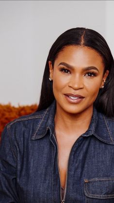 Nia Long 90s Makeup, Nia Long Aesthetic, Nia Long Fashion, Nia Long Hairstyles, Black Woman Glow Up, Nia Long Makeup, 90s Aesthetic Black Women