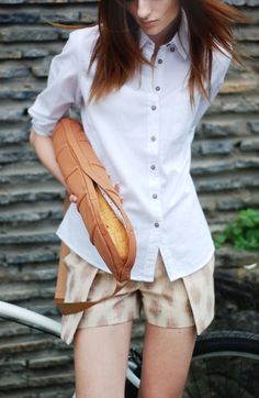 Baguette Bag. Not sure why I thought this was so awesome... made me giggle Pantry Cupboard, Food Shapes, Film Photo, Music Film, Photo Projects, Community Art, Bago, Stylish Accessories