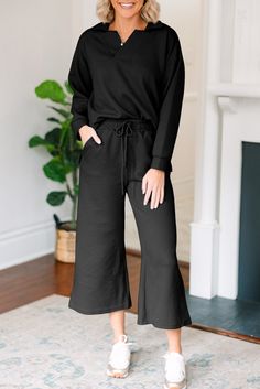 Size Chart (INCH)



Sizes 



US Sizes 



Euro Sizes 



UK Sizes 



Bust



Hem_Width



Sleeve_Length



Length



Trousers_Waist



Hip



Bottoms



Inseam



Outseam





Relax



Relax



Relax



Relax



Relax



Relax



Relax



Relax



Relax





S



4-6



34-36



8-10



41.7



42.9



20.3



24.8



26.0



40.2



25.0



23.7



35.8





M



8-10



38-40



12-14



44.1



45.3



20.5



25.6



28.3



42.5



26.4



23.8



36.2





L



12-14



42-44



16-18



46.5



47.6



20.7



26.4



30.7



44.9



27.8



23.9



36.6





XL



16-18



46-48



20-22



49.6



50.8



20.9



27.2



33.9



48.0



29.5



23.9



37.0





2XL



20-22



50-52



24-26



52.8



53.9



21.1



28.0



37.0



51.2



31.3



23.9



37.4





Elasticit Fall Wide-leg Pull-on Sweatpants, Fall Wide Leg Pull-on Pants For Loungewear, Black Wide Leg Loungewear Set, Chic Office Wear, Two Piece Set Pants, V Neck Tops, Dress Accessories, Sleeve Top, Wide Leg Pants