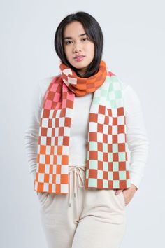 Our checkerboard big winter scarf for women. The perfect vintage style winter scarf outfit for women. Big Winter Scarf, Winter Scarf Outfit, Scarf Outfit Winter, Chic Scarf, Scarf Knitted, Big Knits, Outfit For Women, Scarf Outfit, Cozy Scarf