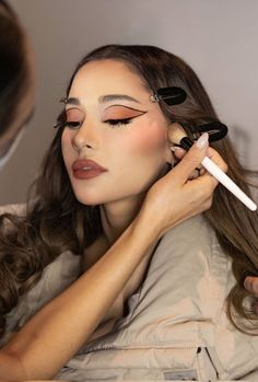 Ariana Grande Makeup, Glamour Makeup