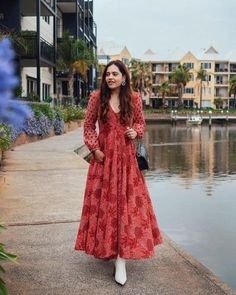 10 Times This Blogger Gave Us Bridesmaids Style Inspiration! Frock Fashion, Simple Kurta Designs, Long Kurti Designs, Bridesmaid Style, Frock Design