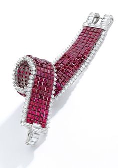 Van Cleef Arpels Bracelet, Suzanne Belperron, Blood Ruby, Statement Bracelets, Van Cleef And Arpels Jewelry, Van Cleef & Arpels, Pink Diamond Ring, Set Bracelet, Jewelry Advice