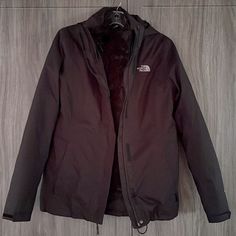 Like New Condition 3 In 1 Jacket!! Can Be Worn As A Lightweight Rain/Snow Layer, A Puffer Jacket Layer, Or Both For Extra Warmth) Hooded, Can Be Removed Zipper Pockets 3 In 1 Jacket, Black North Face, The North Face Jackets, North Face Jackets, North Face Jacket, Puffer Jacket, North Face, Zipper Pocket, Swirl