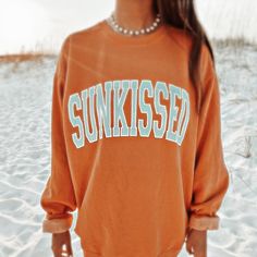 💐🤍 Preppy Summer Outfits, Preppy Lifestyle, Boho Room Decor, Preppy Summer, Happy Vibes, Fashion Inspo Outfits, Fall Outfits, Graphic Sweatshirt