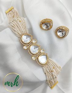 Moti Jwellery Design, Moti Choker, Pearl Bridal Jewelry Sets, Kundan Choker Necklace, Bridal Jewellery Inspiration, Antique Necklaces Design, Indian Bridal Jewelry Sets, Fancy Jewelry Necklace