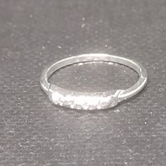 Vintage Silvery Colored Alloy Band Size : 7.5 Costume Jewelry Item #0159 Aesthetic Ring, Aesthetic Rings, Gothic Aesthetic, 5 Rings, Silver Jewelry Fashion, Costume Jewelry, Everyday Wear, Fashion Jewelry, Size 7