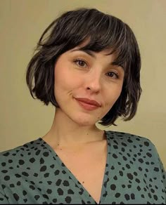 French Lob Haircut With Fringe, Shaggy French Bob With Fringe, Grey French Bob, Shaggy Bob For Fine Hair Round Faces, Bangs For Short Hair, Icy Blonde Hair Color, Bangs Fringe, Chin Length Haircuts