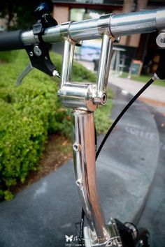 the handlebars on this bike are made from stainless steel