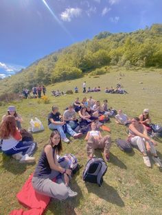 Nature, friends, hike, inspo, biology, mountains, sun, summer, summer aesthetic, summer inspo, spring, spring aesthetic, spring inspo, inspo, vibes, bucket list, picnic, friends inspo, inspiration, sunny, clean, natural, no filter, fun activities, workout in nature,sky, field trip, camping, camping vibes, camping inspo High School Field Trip Aesthetic, School Field Trip Aesthetic, School Camp Aesthetic, Field Trip Aesthetic, School Trip Aesthetic, Teenager Activities, Camping Inspo, Teenage Aesthetic, Dream Photos