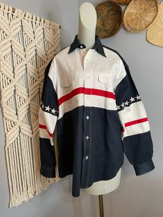 Vintage 1990s Roper American flag shirt. Size Medium. Excellent vintage condition and freshly laundered.  Measurements in inches (garment laying flat) Pit to pit: 24 Sleeve: 23 3/4 Shoulders: 21 Length: 33 Vintage Floral Blouse, 90s Western, American Flag Shirt, Flag Shirt, Western Shirt, Western Shirts, Fort Worth, Floral Blouse, Vintage Floral