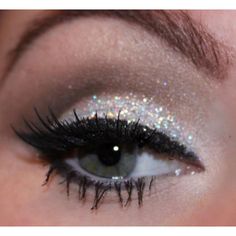 CRYSTAL SMOKEY EYE Silver Glitter Eye Makeup, Make Up Designs, Ball Makeup, Silver Makeup, Prom Eye Makeup, Makeup Sets, Dance Makeup, Formal Makeup, Glitter Eye Makeup