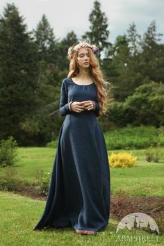 Medieval Women Dress, Stile Casual Chic, Medieval Woman, Medieval Wedding, Garden Wedding Dresses, Secret Dress, Linen Dress Women, Garden Dress