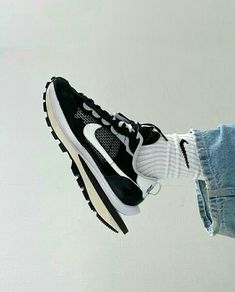 Waffle Sacai, Ysl Tote Bag, 40 Women, Nike Air Shoes, Sneakers Women, Nike Air Max 270